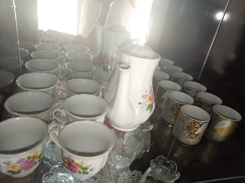 продаётся 3-этажный 350 3 штуки есть чайник набор 250 1 продаётся 3-этажный 350 3 штуки есть чайник набор 250 1