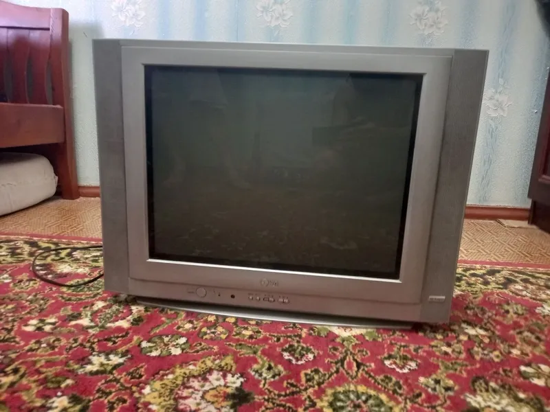 LG televizor,ishlaydi holati yaxshi 1 LG televizor,ishlaydi holati yaxshi 1