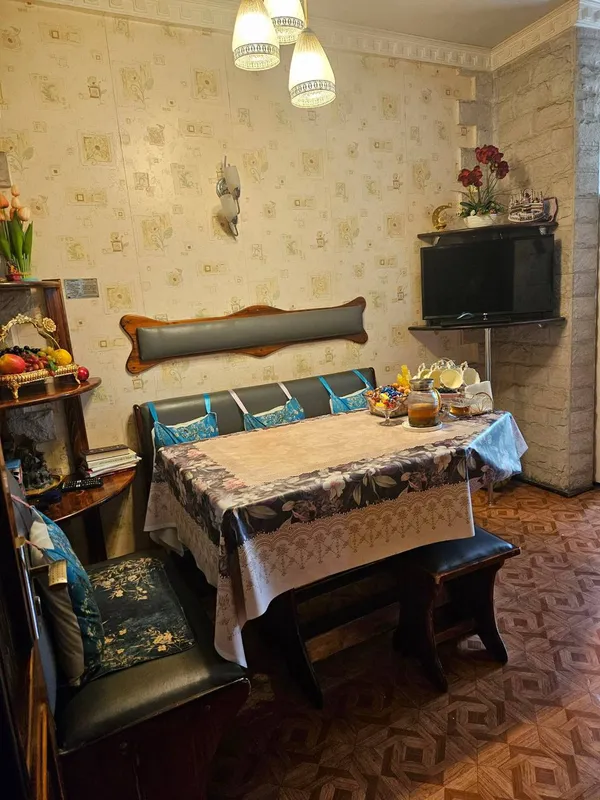 Продаётся просторная 4-комнатная квартира (4/2/5) 7 Продаётся просторная 4-комнатная квартира (4/2/5) 7