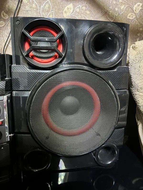 LG original musiqiy markazi 3 LG original musiqiy markazi 3