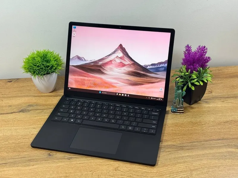 Microsoft Surface Laptop 3 2 Microsoft Surface Laptop 3 2