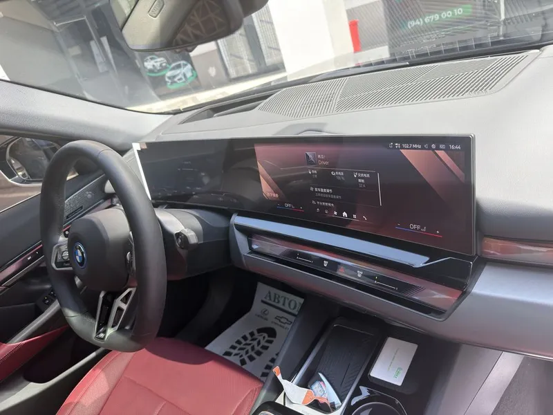 BMW i5 40L M-Sport 2025 yil — фото 5