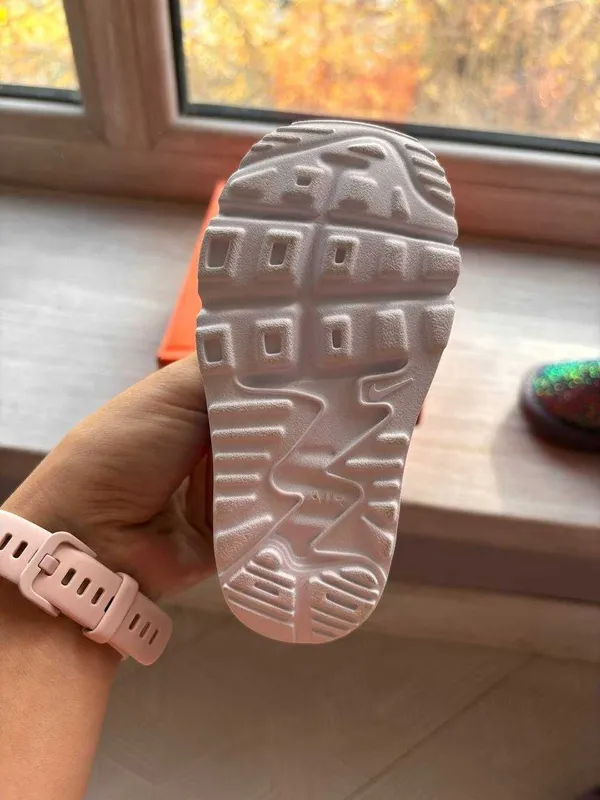 Nike детские кроссовки. Размер 23 цена 200 000 4 Nike детские кроссовки. Размер 23 цена 200 000 4
