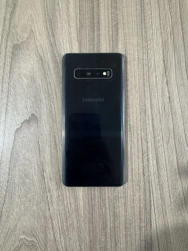 Samsung S10 plus sotiladi holati rasmda