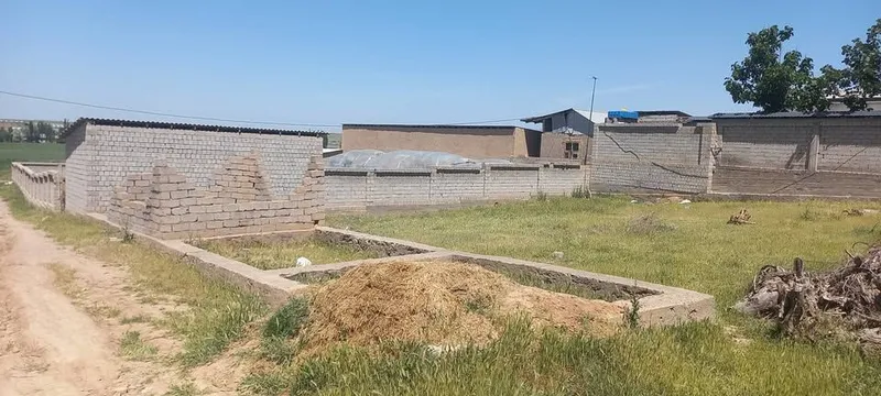 Yer srochno sotiladi