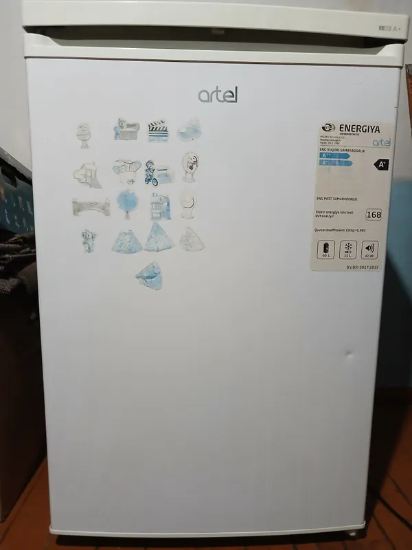 Продаётся холодильник Artel 1