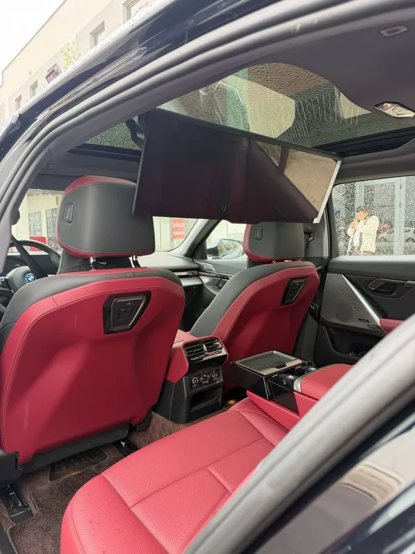 Bmw i5 40l 2025-Yil +dop option 4K Tv+ HUD 14.700Km KRASKA TOZZA!!! — фото 2