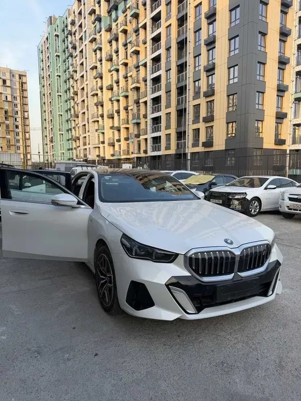 bmwi3 40l naxt va xalol nasiya savdo