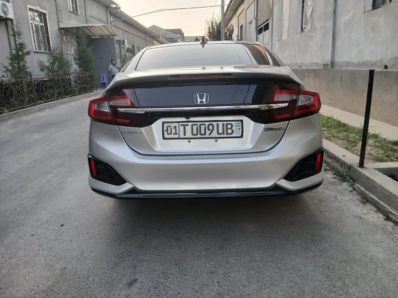 Honda clarity gybrid 5 Honda clarity gybrid 5