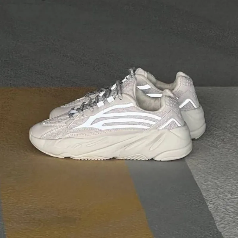 Adidas yezzy kachestva zor dostavka tekin Uzb boylab bts bn