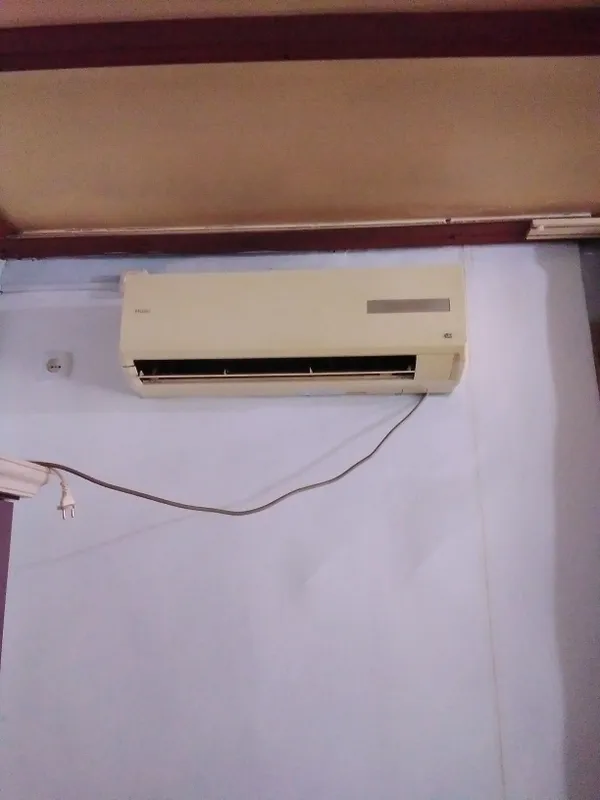 Кондиционер работает