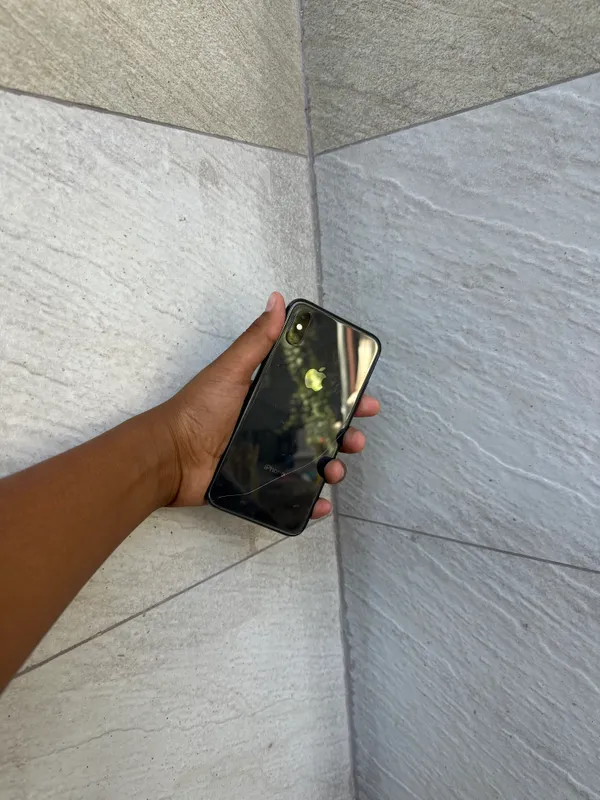 iPhone XS 64 ГБ 3