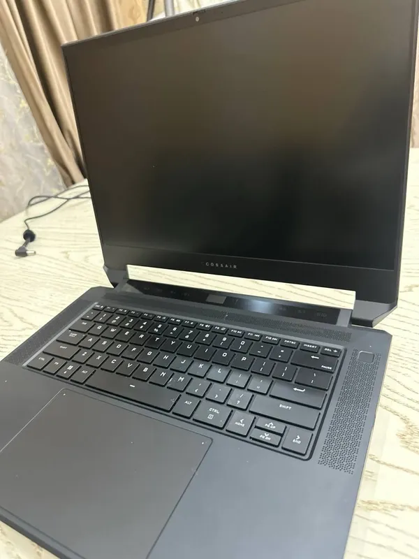Игровой мощный Corsair voyager A 1600 . Noutbuk, ноутбук игровой. 3