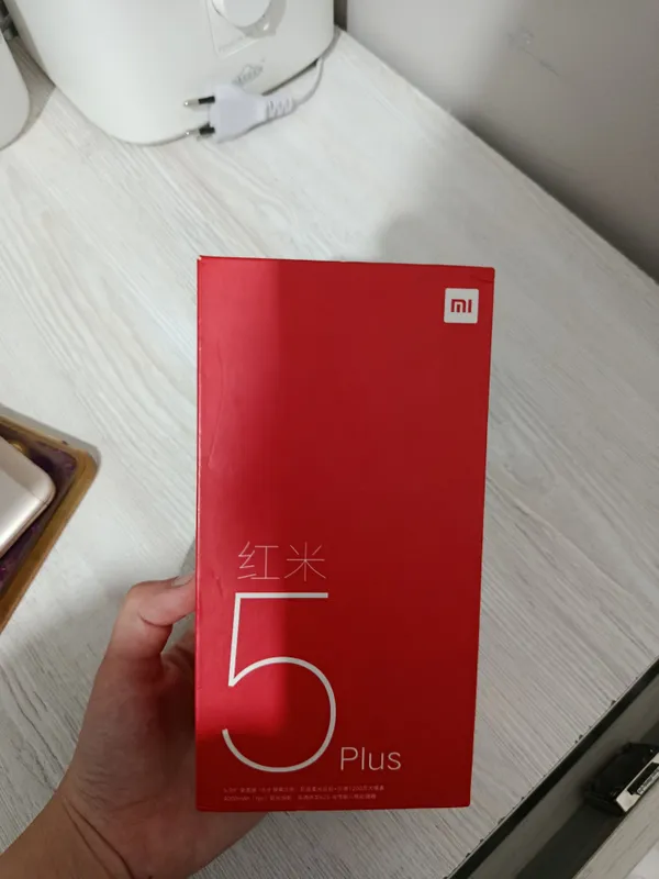 redmi 5plus: коробка документ есть, чехол с собой — фото 3
