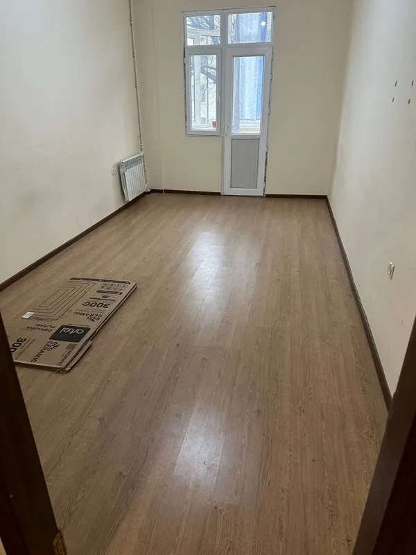 ПРОДАЁТСЯ 2х комнатная квартира 2/5/8 на Ц2 Алайский рынок Басри Баба — фото 1