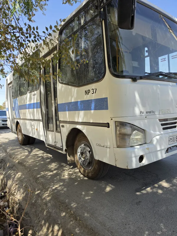 Isuzu Aftobus Sotiladi. 2 Isuzu Aftobus Sotiladi. 2