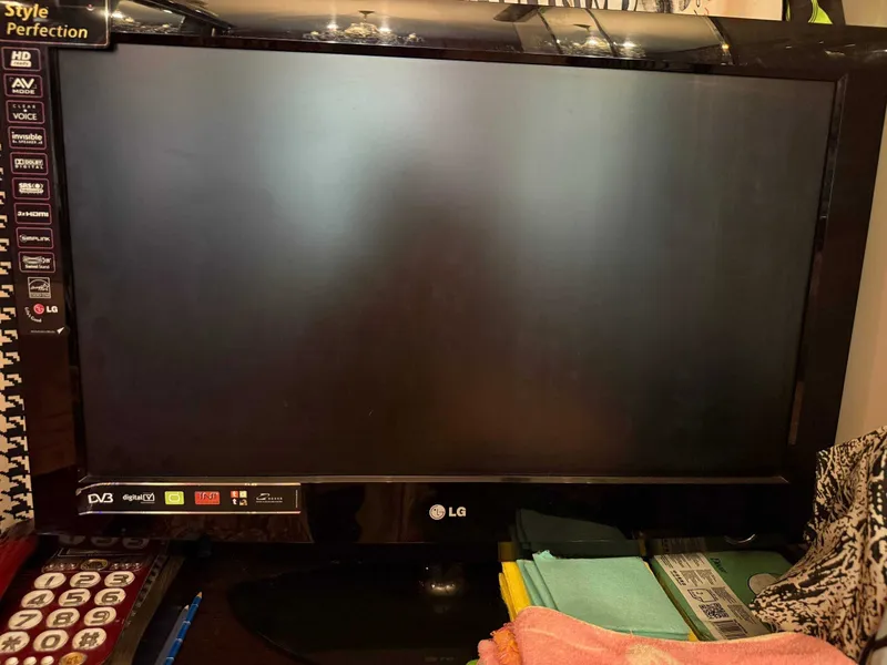 Телевизор LG плоский 2