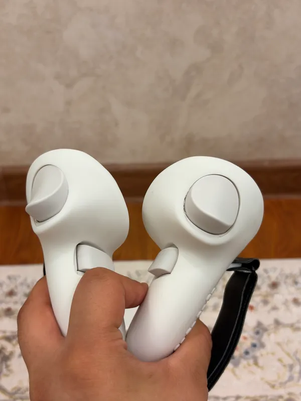 Meta Quest 3S 128 ГБ в идеальном состоянии + чехол 3 Meta Quest 3S 128 ГБ в идеальном состоянии + чехол 3