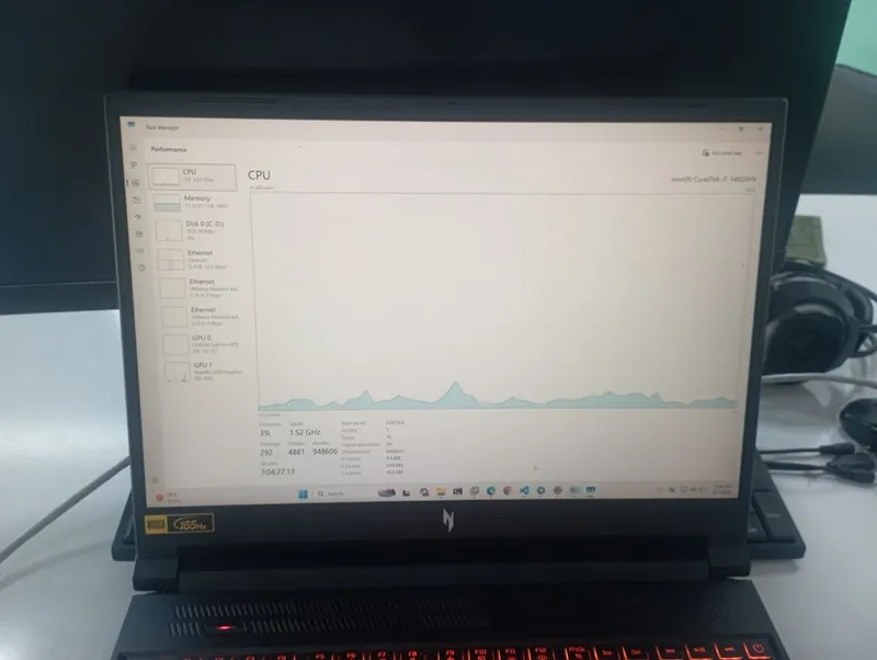 Acer Nitro V 16 | i7-14650HX / 32GB RAM / RTX 4050/ 165Hz 2 Acer Nitro V 16 | i7-14650HX / 32GB RAM / RTX 4050/ 165Hz 2