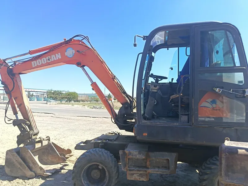 Doosan 55 w 2005 yil 6 Doosan 55 w 2005 yil 6