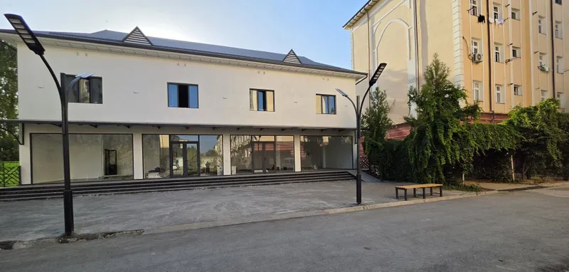 Продаётся магазин площадью 150 кв. м в 6-м микрорайоне г. Гулистан 5 Продаётся магазин площадью 150 кв. м в 6-м микрорайоне г. Гулистан 5