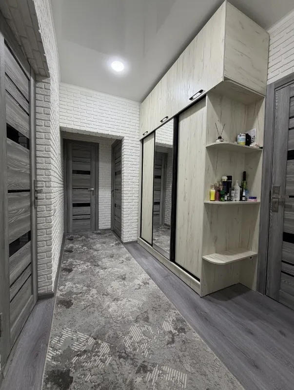 Продаётся 2-комнатная квартира 60 м², 1/9, Яшнабадский район (ориентир: Паркентский рынок) — фото 1