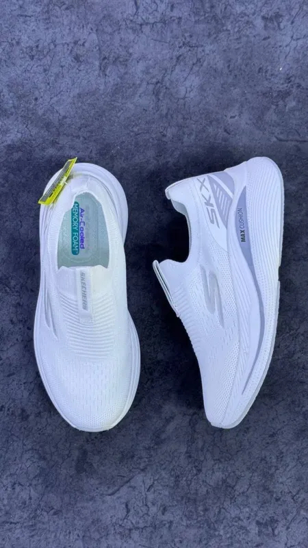 Skechers Ultira .