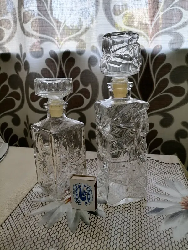 Флаконы для одеколона.