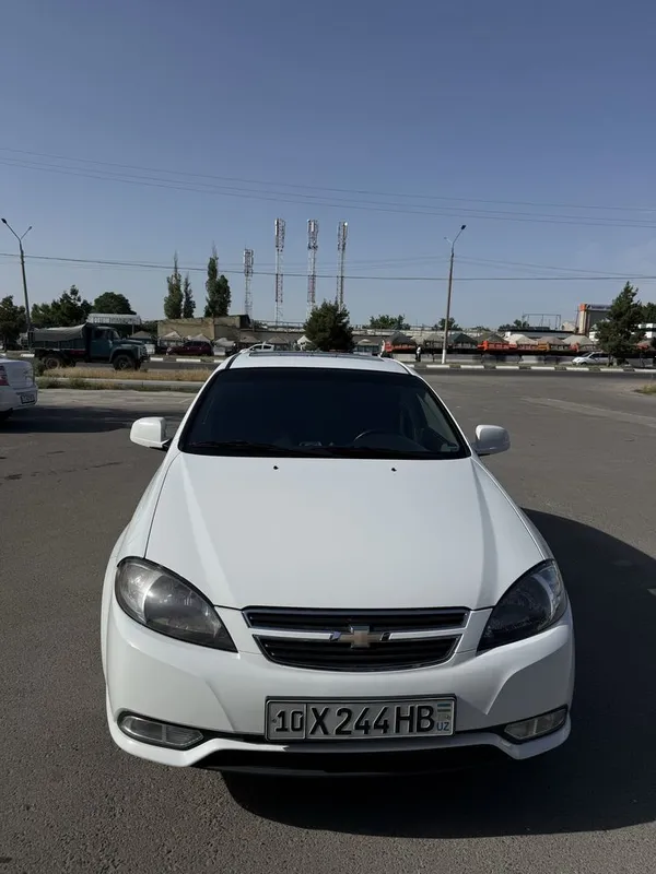 Chevrolet gentra sotiladi