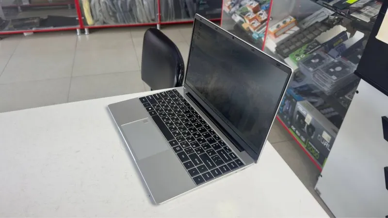 Itech office noutbuk seleron N4000 8/256ssd holati zor — фото 2