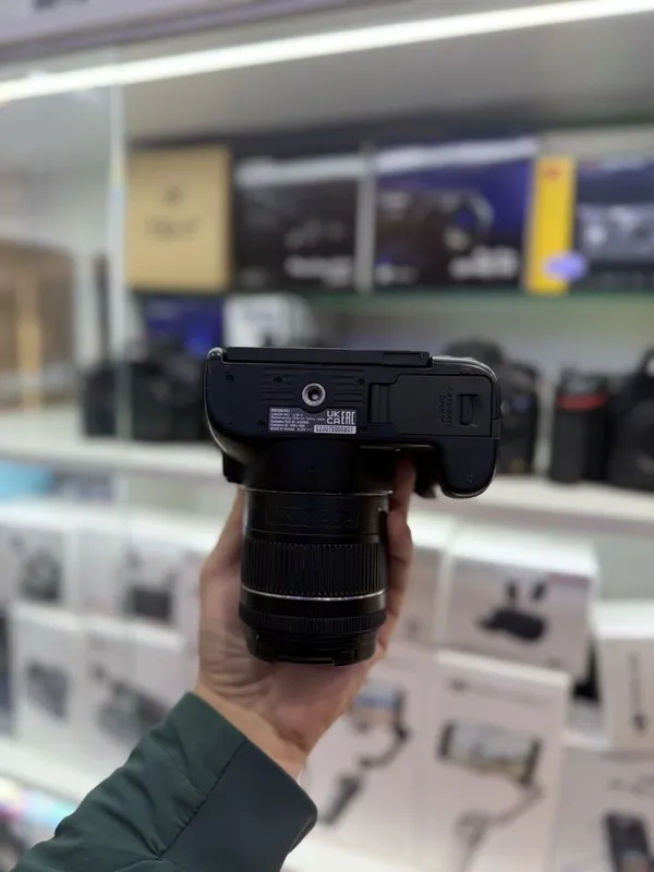 Canon EOS 250D 18-55 IS STM 3