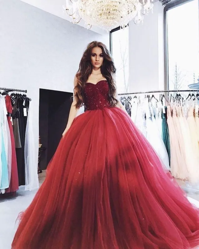 Oqshomlar uchun libos