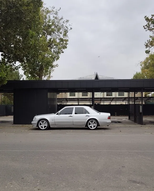 W 124 в идеальном состоянии 3 W 124 в идеальном состоянии 3