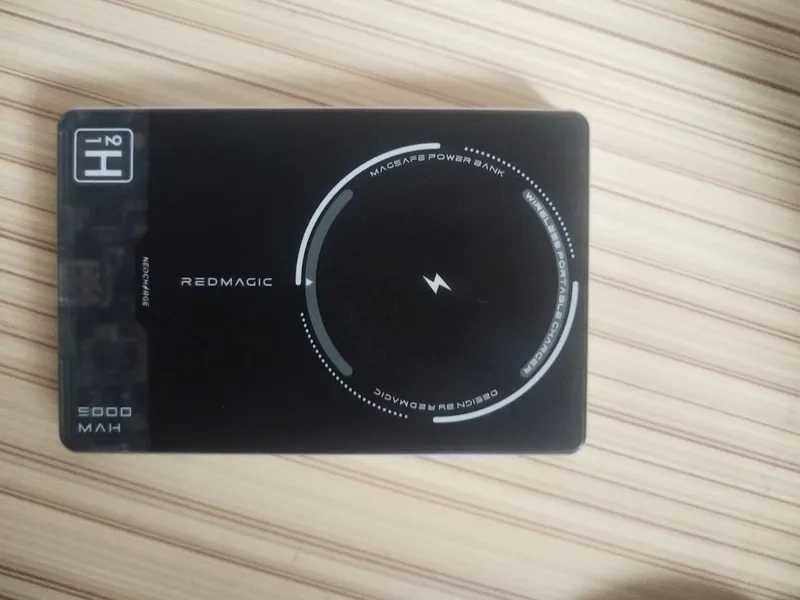 Повербанк RedMagic 1 Повербанк RedMagic 1