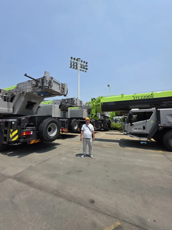 Услуга автокран ZOOMLION 220ton 3 Услуга автокран ZOOMLION 220ton 3