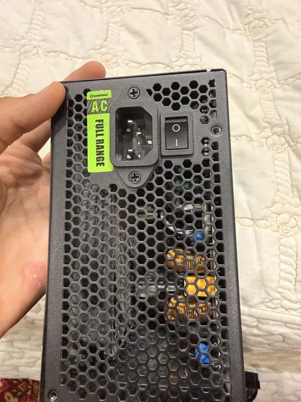 Блок питание GAMEMAX 600w 2 Блок питание GAMEMAX 600w 2