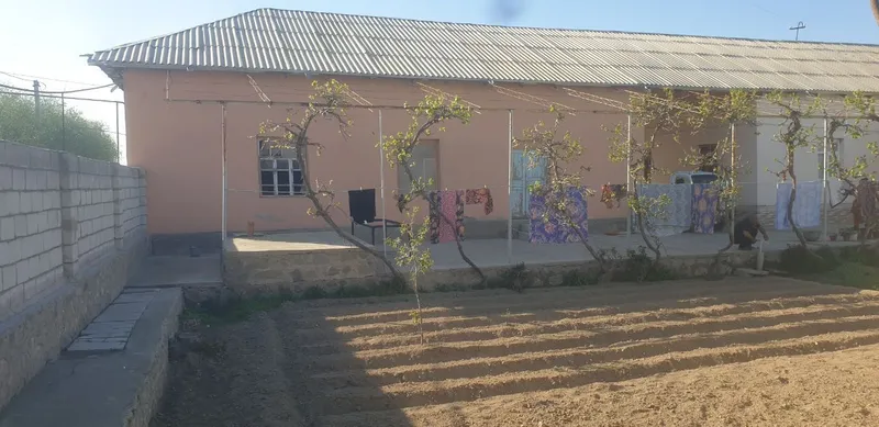Hovli sroshna sotiladi