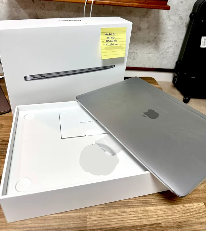 MacBook Air M1 Silver 8/256 — идеал (MacBook-Apple) 1 MacBook Air M1 Silver 8/256 — идеал (MacBook-Apple) 1