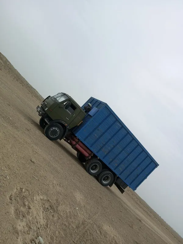 KAMAZ .bortavoy 53212 . 2