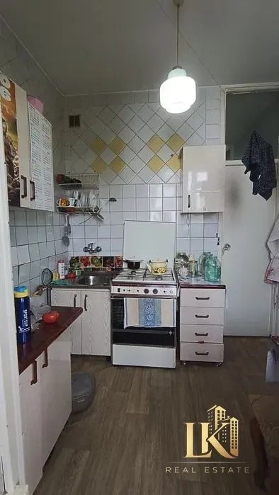 Продаётся просторная 3-комнатная квартира с балконом 1,5х6м, рядом с метро и Мегапланет 5 Продаётся просторная 3-комнатная квартира с балконом 1,5х6м, рядом с метро и Мегапланет 5