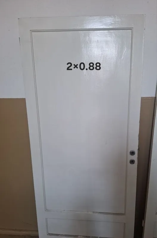 Продаетя деревянная дверь 2 Продаетя деревянная дверь 2