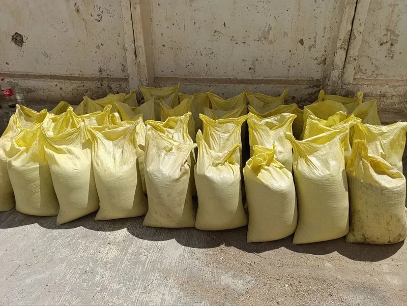 Yuvilgan, elangan, toza qizil qum tekinga beriladi 4 Yuvilgan, elangan, toza qizil qum tekinga beriladi 4
