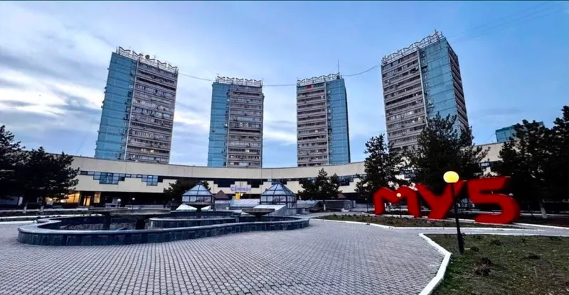 222м². Нежелой Московские высотки Дархан