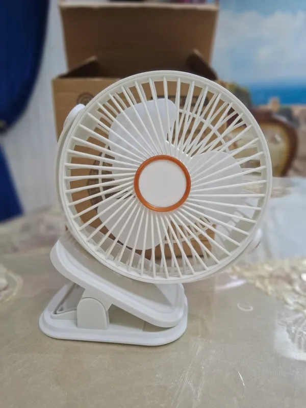 Mini Ventilator Stol Ustiga Quyiladigan Qisqichli — фото 1