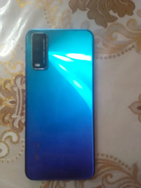 Телефон Vivo 1