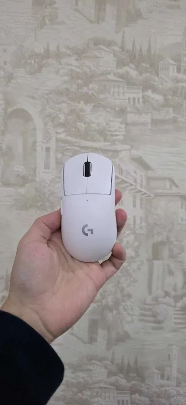Logitech Superlight White в идеальеом состоянии 2 Logitech Superlight White в идеальеом состоянии 2