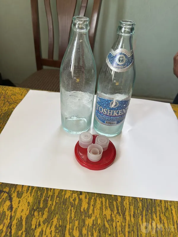 Бутылка стеклянная 0,5 л с пластиковой крышкой. Бутылка стеклянная 0,5 л с пластиковой крышкой.