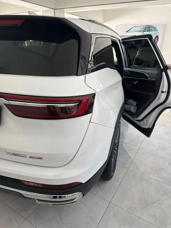 Jetour x 90+ sotiladi 3