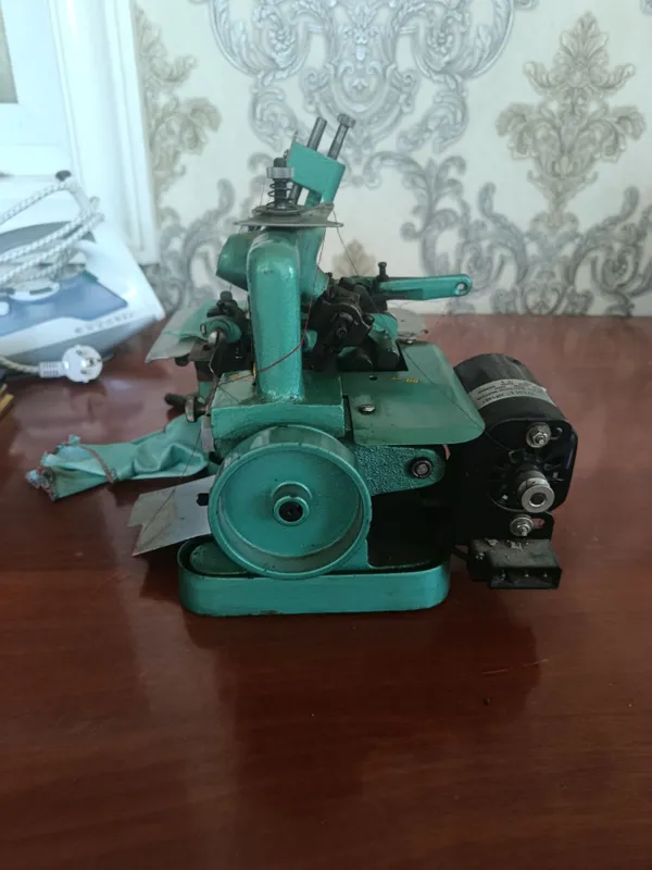 Продается Аверлок в хорошем состоянии 2