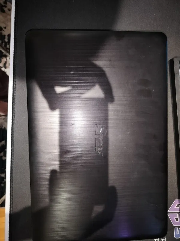 Продаю б/у ноутбук Asus